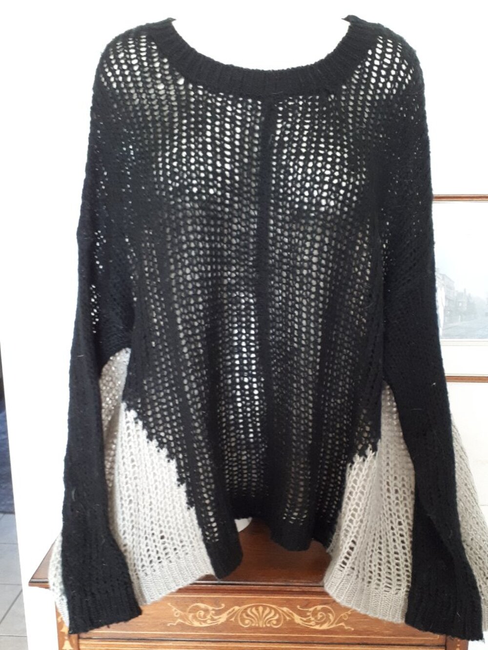 Gorgeous open weave sweater by PP LA in Size Large - Black and Grey